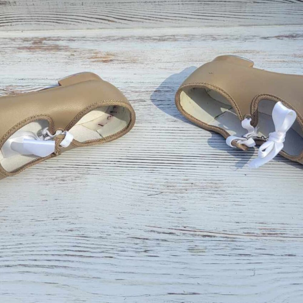 BLOCH - Little Girls Size 8 - Beige Tap Shoes - Picture 3 of 5